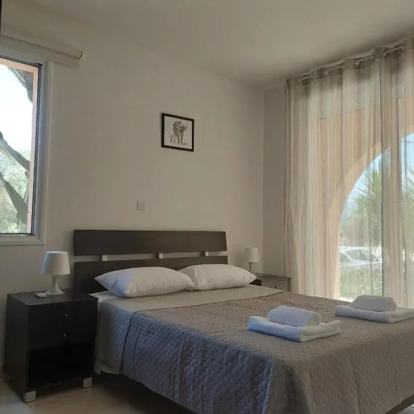 Afrodite Village Court apt. 43, hotel in Polis