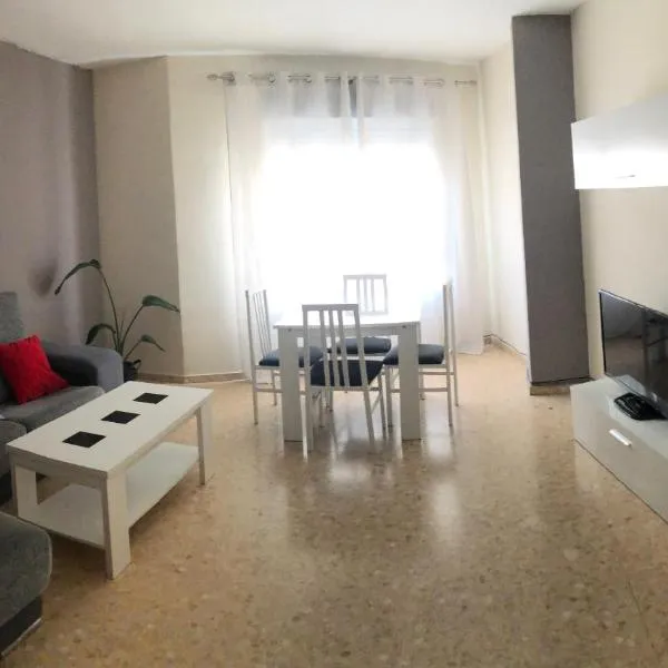 Alojamiento Mirasierra II, hotel in Torre del Campo