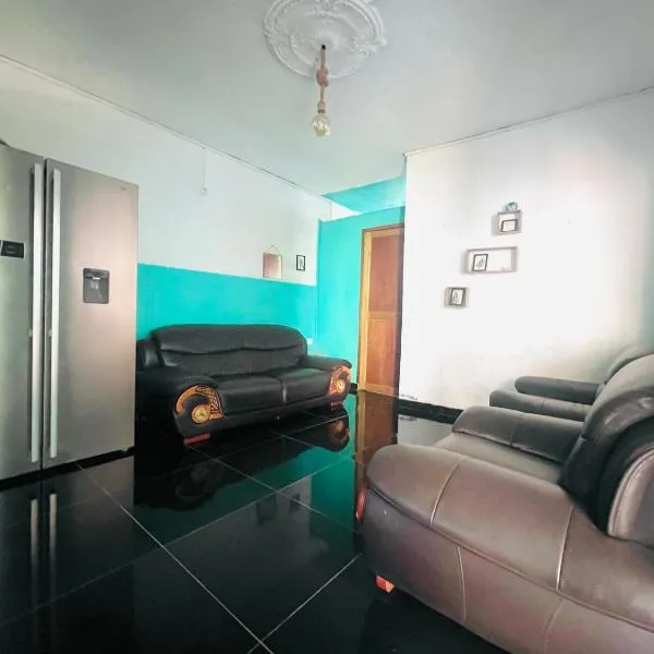 Tropical beach house, hotel di Itsandra