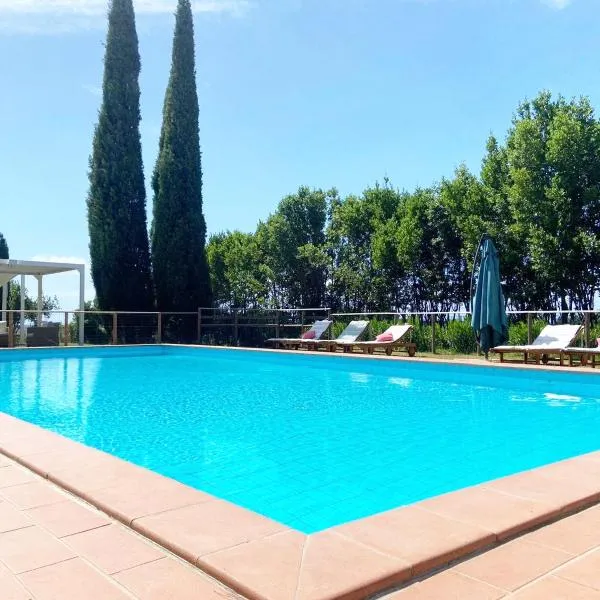 Relais Casale Il Poggetto VILLA PAOLA by Zoom In Earth, hotel v destinaci Cecina
