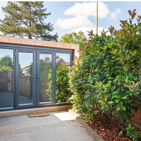 Small quirky studio, hotel in Henley on Thames