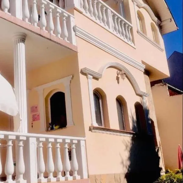 Ádámo Apartman Ház, khách sạn ở Szeged