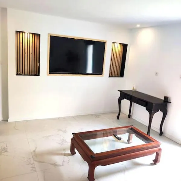 Appartement moderne proche Paris, aéroport et disneyland – hotel w mieście Le Perreux-Sur-Marne