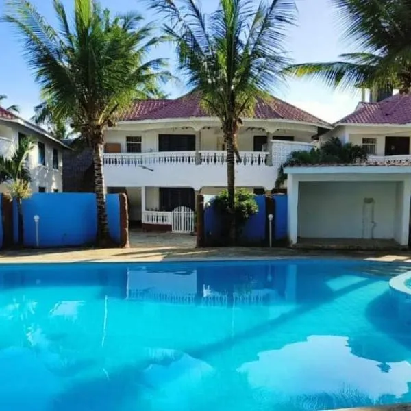 Diani 3BR Coastal Villa - 4 Mins To The Beach, Hotel in Diani Beach