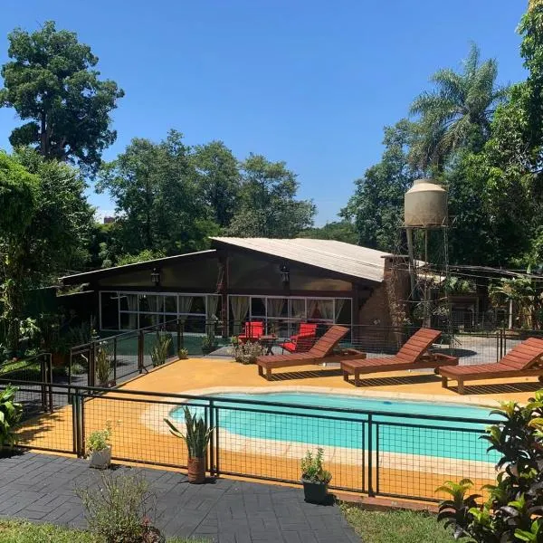 Hostel "Loost & Found", hotel v destinaci Puerto Iguazú
