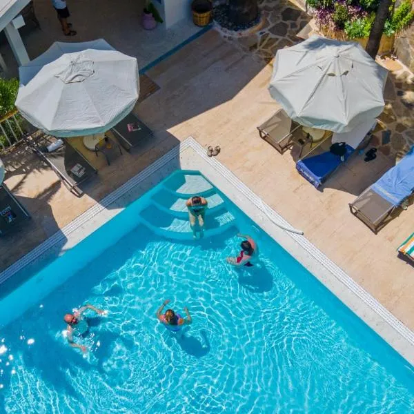 Golden Lighthouse Hotel, hotel Patarában