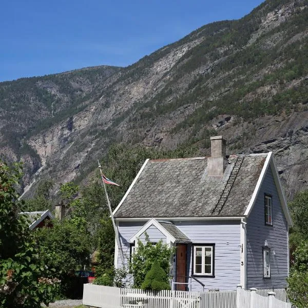 Veslegarden, готель у місті Лердалсьойрі