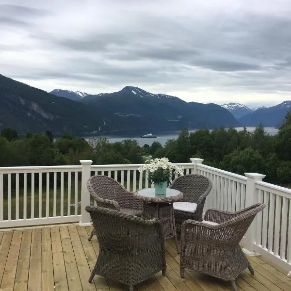 Villa Skoglund, hotell i Stranda