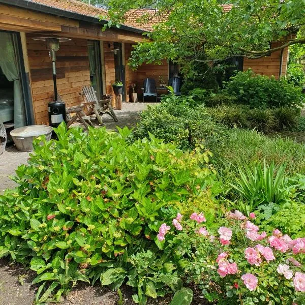 B&B Land of Tir Nan Og, hotel v destinaci Lommel