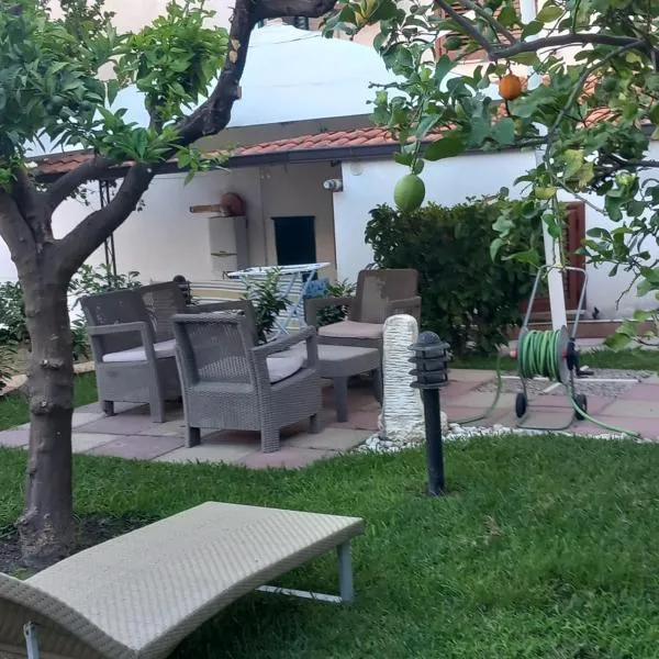 Monolocale centro!!, khách sạn ở Palinuro