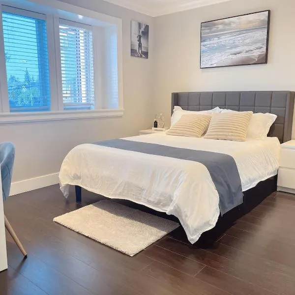 Near Skytrain and QUIET Private Bedroom Ensuite BathRM, Free Wifi & Coffee, Cozy, hotel v destinaci Burnaby