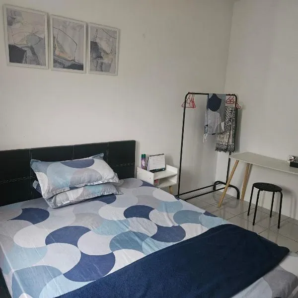 Room at Puncak Gloxinia Condominium by ALD2401, hotel v destinaci Papar