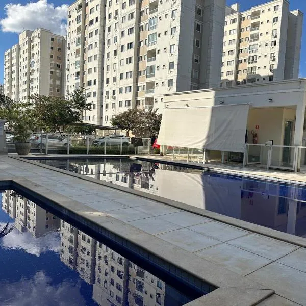 Flats Praia Uberlandia - Apt próximo ao Praia Clube - Area de lazer com Portaria 24 horas, piscina, academia, brinquedoteca, churrasqueira e áreas verdes para caminhadas, hotel in Uberlândia