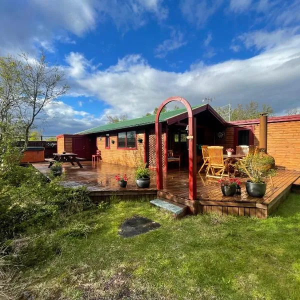 Salmon River Cabin, hotel v destinaci Þingeyjarsveit