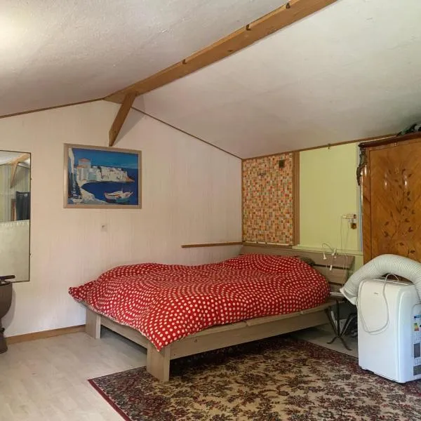 Chalet chez habitant, hotel in Barbentane