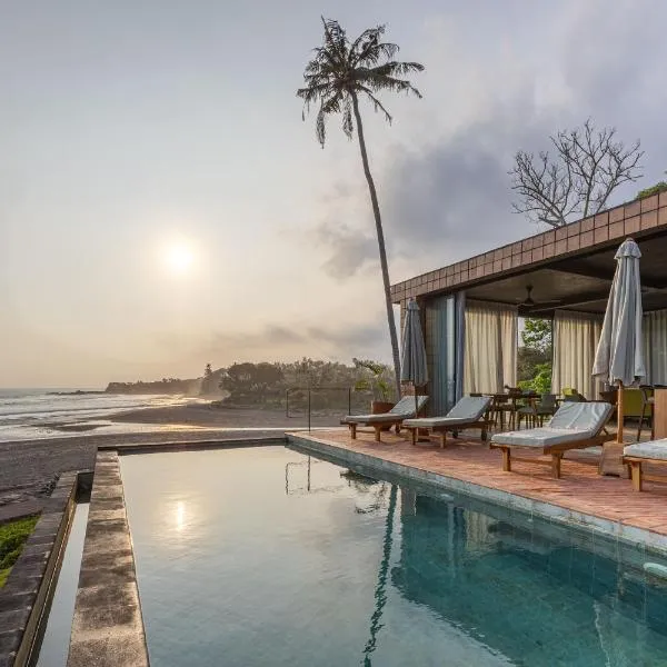 Ultimate Beachfront Villa Cascade Balian, hotel v destinaci Balian