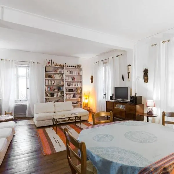 Appartement Le Nid du Saleys - 70 m2 centre ville de Salies-de-Béarn, hotel v destinaci Salies-de-Béarn