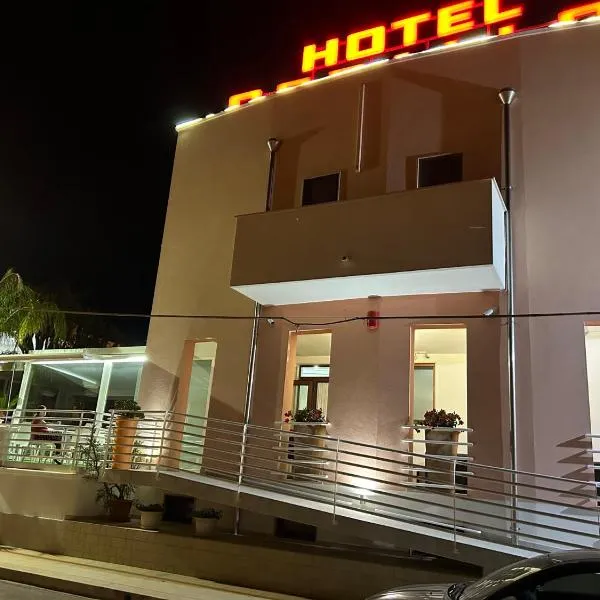 Hotel Corallo、トッレ・サンタ・サビーナのホテル