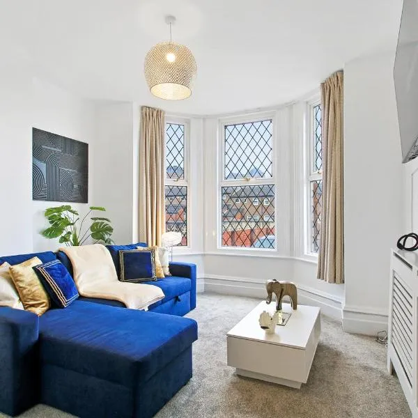 Home in Woodhouse, Leeds,Free 4 Car Parking,Free WiFi, hôtel à Leeds