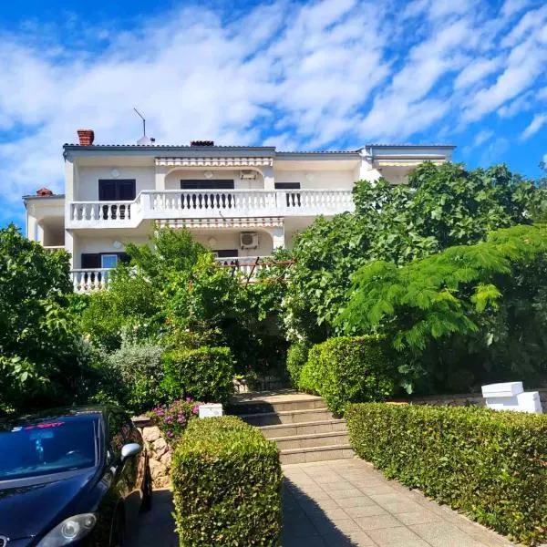 Apartment Teo & Leon, hotel in Novi Vinodolski