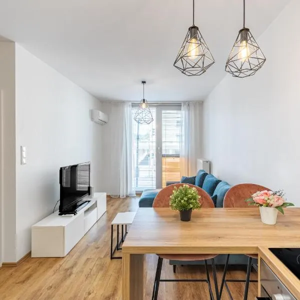 LEO apartment - AC & Free parking, hotel v Trnávke