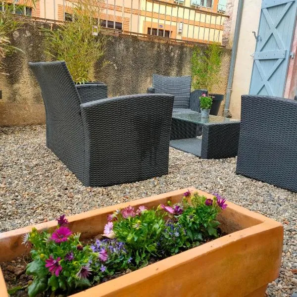Idéal famille & couple, hotel v destinaci Moissac