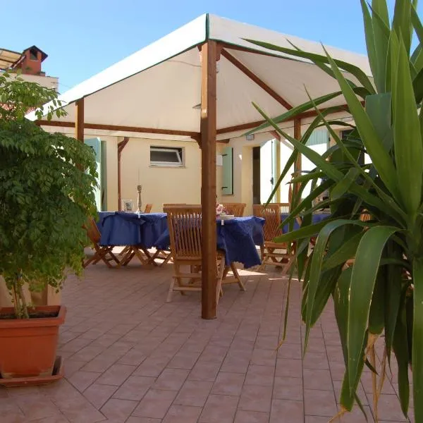 La Papaya – hotel w mieście Marina di Pisa