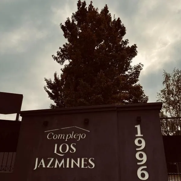 Complejo Los Jazmines, hotel v destinaci General Alvear