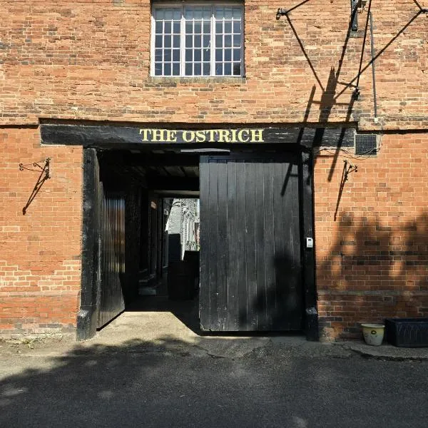 The Ostrich Pub、Castle Acreのホテル