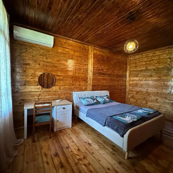Kutaisi airport guesthouse, hotel v destinaci P'arts'khanaqanevi