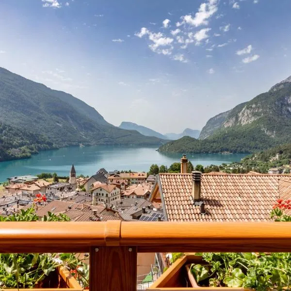 Hotel Lory - Molveno - Dolomiti, hotel v destinaci Molveno
