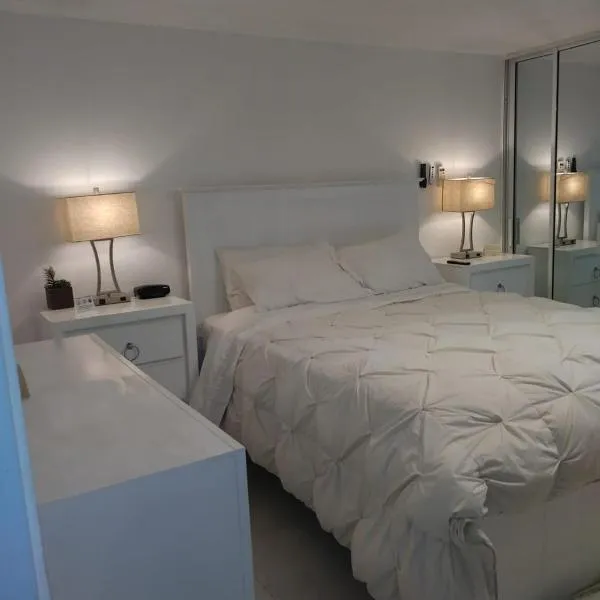 Luxury Apartment Hot Water,AC,WiFi,PS3, hotel v destinaci San Felipe de Puerto Plata