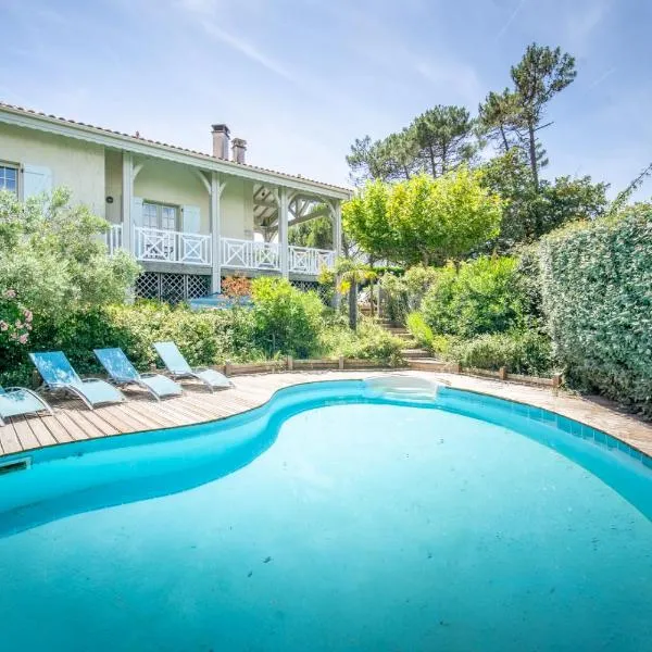Unique Pool Villa 500m from the beach, Hamptons Style with beautiful Garden, хотел в Мольетс-е-Маа