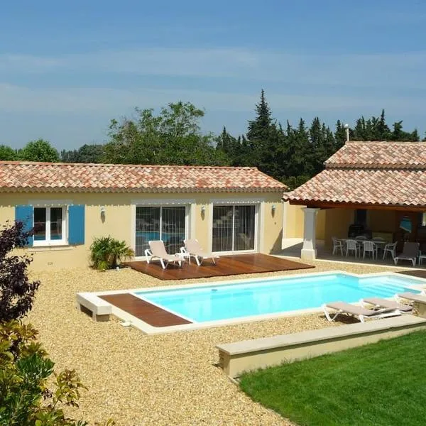 Gite de charme avec piscine dans le Luberon, hotel sa Cavaillon