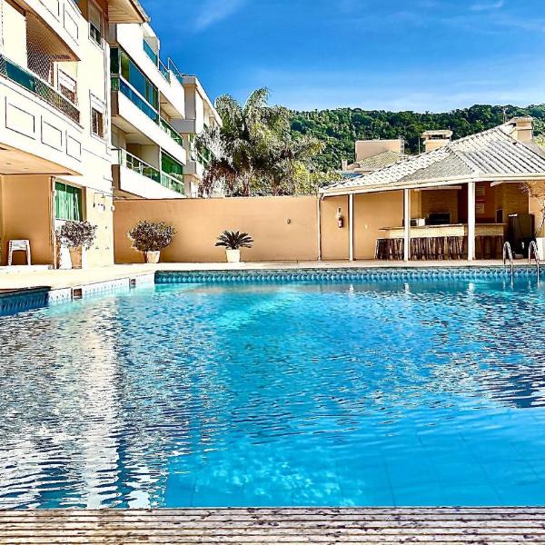 Apê c/3 dorms, piscina e 1 quadra da praia