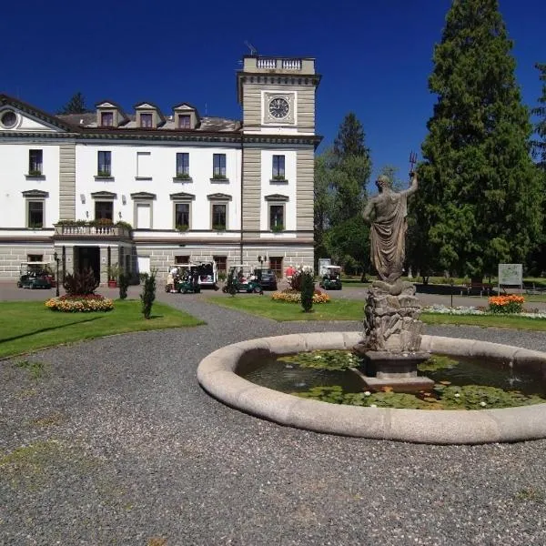 Golf Resort Hotel Konopiště, hotel in Benešov