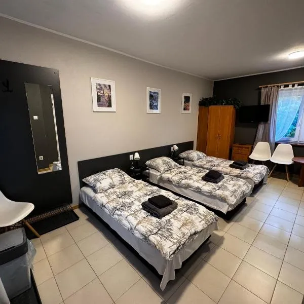 Pokoje "u Romana", hotel v destinácii Piotrków Trybunalski