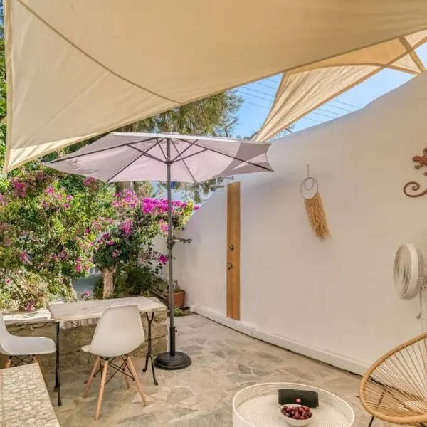 The Tiny House, hotel in Parikia