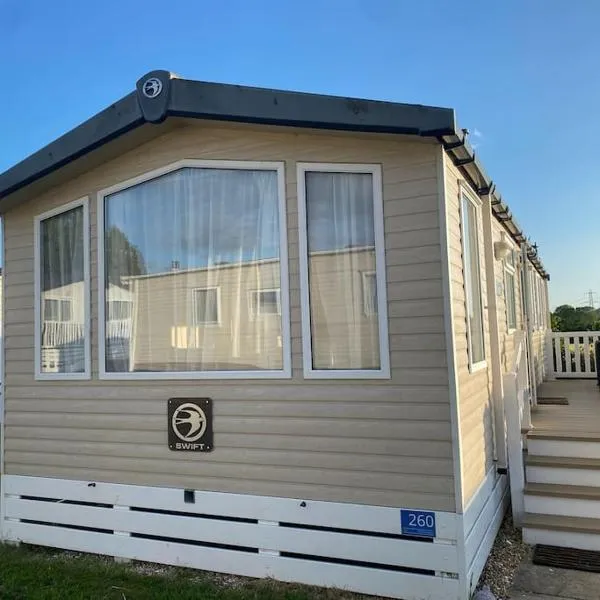Holiday home in Furzehill, hotel a Wimborne Minster