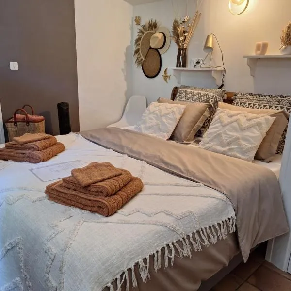 Villa Sisyphe chambre"la jeanette", hotel v destinácii Le Thoronet