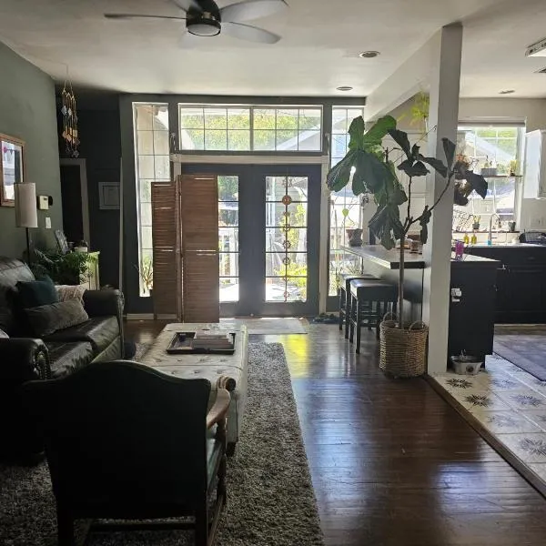 Tranquility at the House of Alchemy Hollywood, hotel a Los Angeles