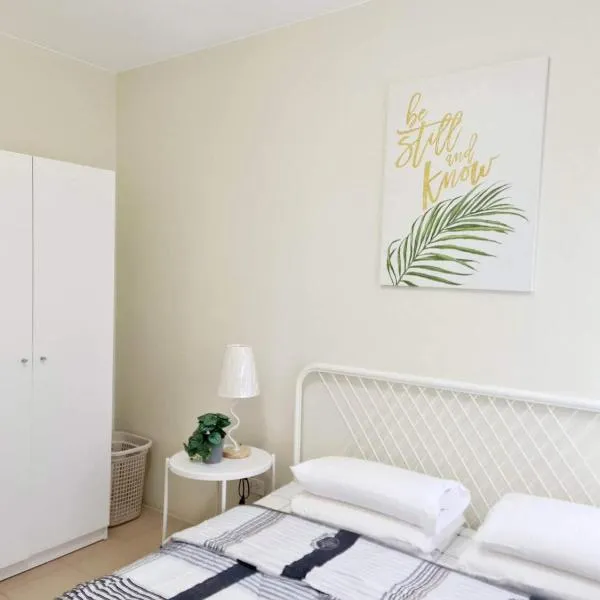 Warm Time Cabin 2BR Condo Unit, hotel v destinaci Dumaguete