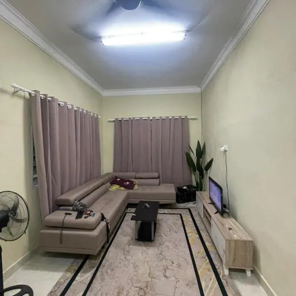 Homestay Abah At, hotel v destinaci Baling