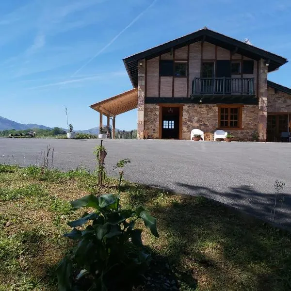 Goitik Ikusita, hotel v destinaci Ainhoa