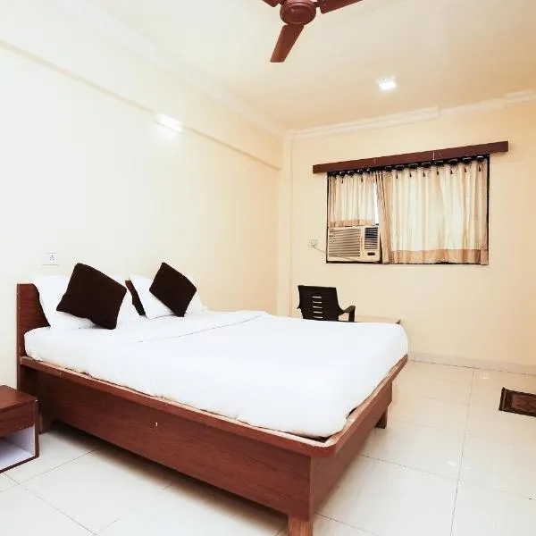Hotel Della Comfort near Ambreshwar Shiv Mandir, Ambernath, hotel v destinaci Amarnāth