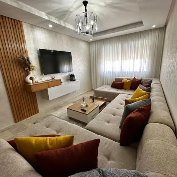Apartment with pool near Mohammadia downtown, hotel v destinaci Mohammedia