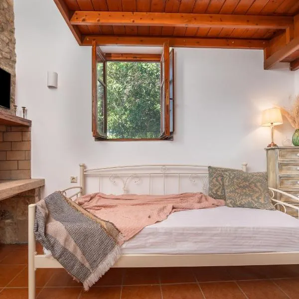 Pirgali Stone house, hotel en Ampavris