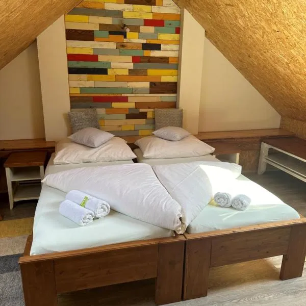Johan B a B , House 167, hotel ve Zlíně