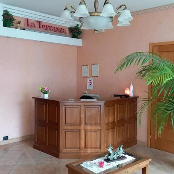 La Terrazza, hotel v destinaci Cherasco