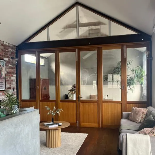 T h e L o f t - Stunning private apartment, Hotel in Perth